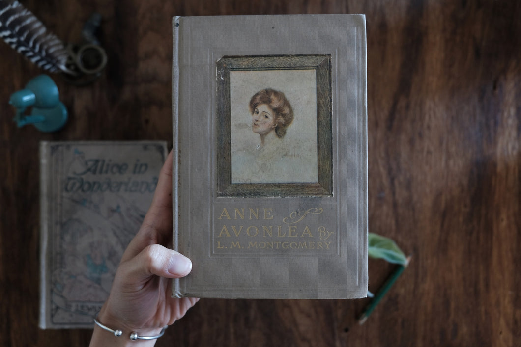 Anne of Avonlea by L.M. Montgomery