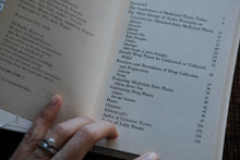 Herbs - A Concise Guide in Color